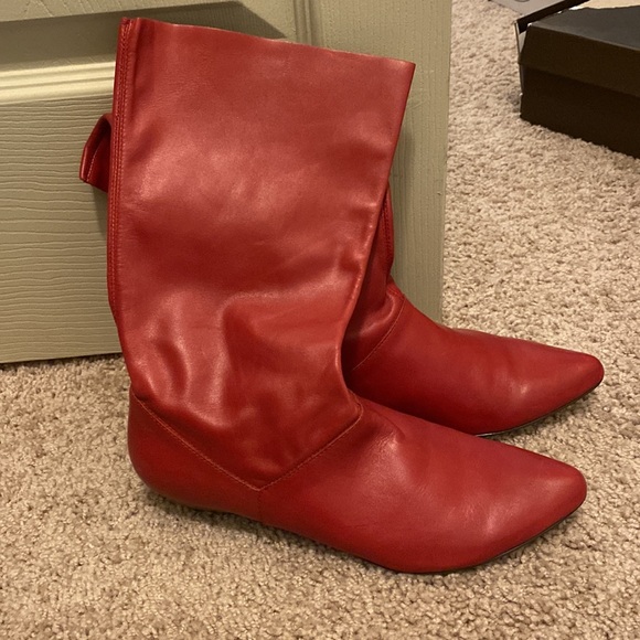 Red boots - Picture 2 of 5